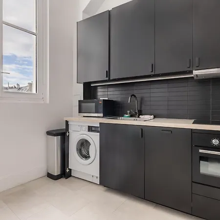 Apartament Charm And Standing With 2 Bedrooms Close To Trocadero *