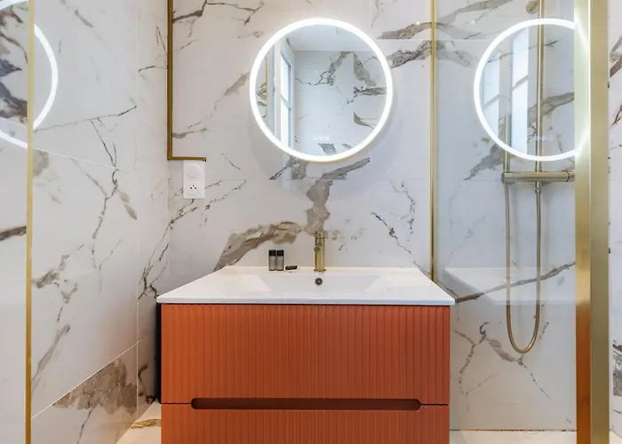 Charm And Standing With 2 Bedrooms Close To Trocadero 公寓