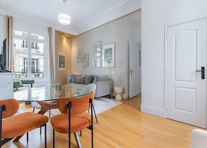 Charm And Standing With 2 Bedrooms Close To Trocadero 公寓 *